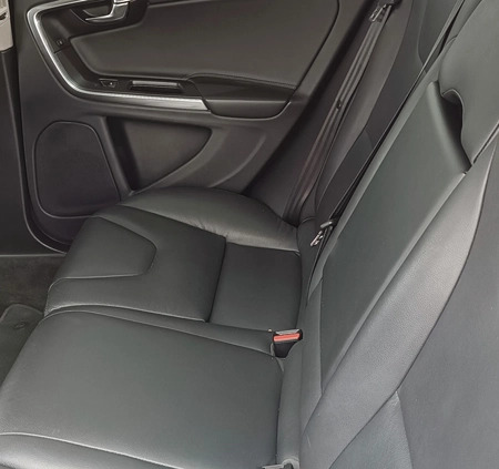 Volvo V60 cena 46500 przebieg: 197000, rok produkcji 2016 z Pyzdry małe 667
